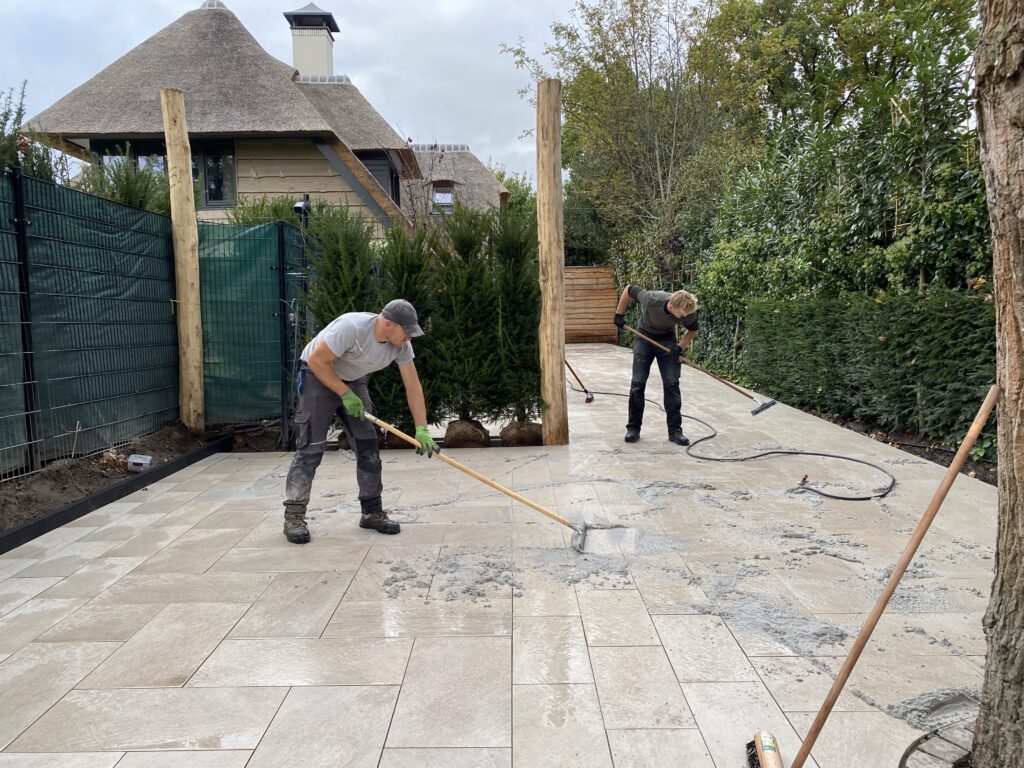 Tuintegels invoegen